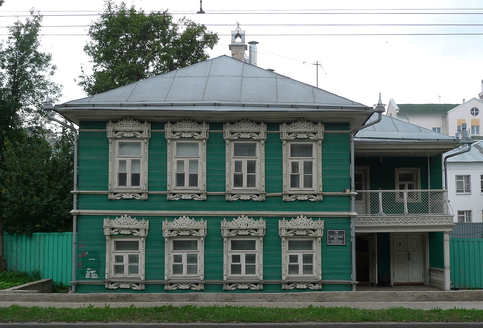 Вологодские дома отзывы. Дом Тихановского Вологда. Вологда дом коковашигна. Дом Извощикова в Вологде. Вологодский деревянный дом.