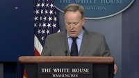 Datei:Sprecher des Weißen Hauses Spicer hält Pressekonferenz ab.webm