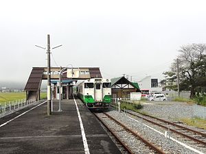 柳津駅停車中の列車