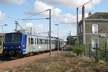 Un Z2 al servicio de la estación, con destino a Saumur y Tours.