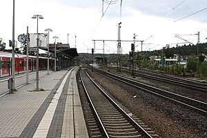 Island platforms and tracks