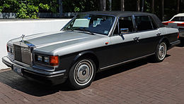 1991 Rolls-Royce Silver Spur II, front.jpg