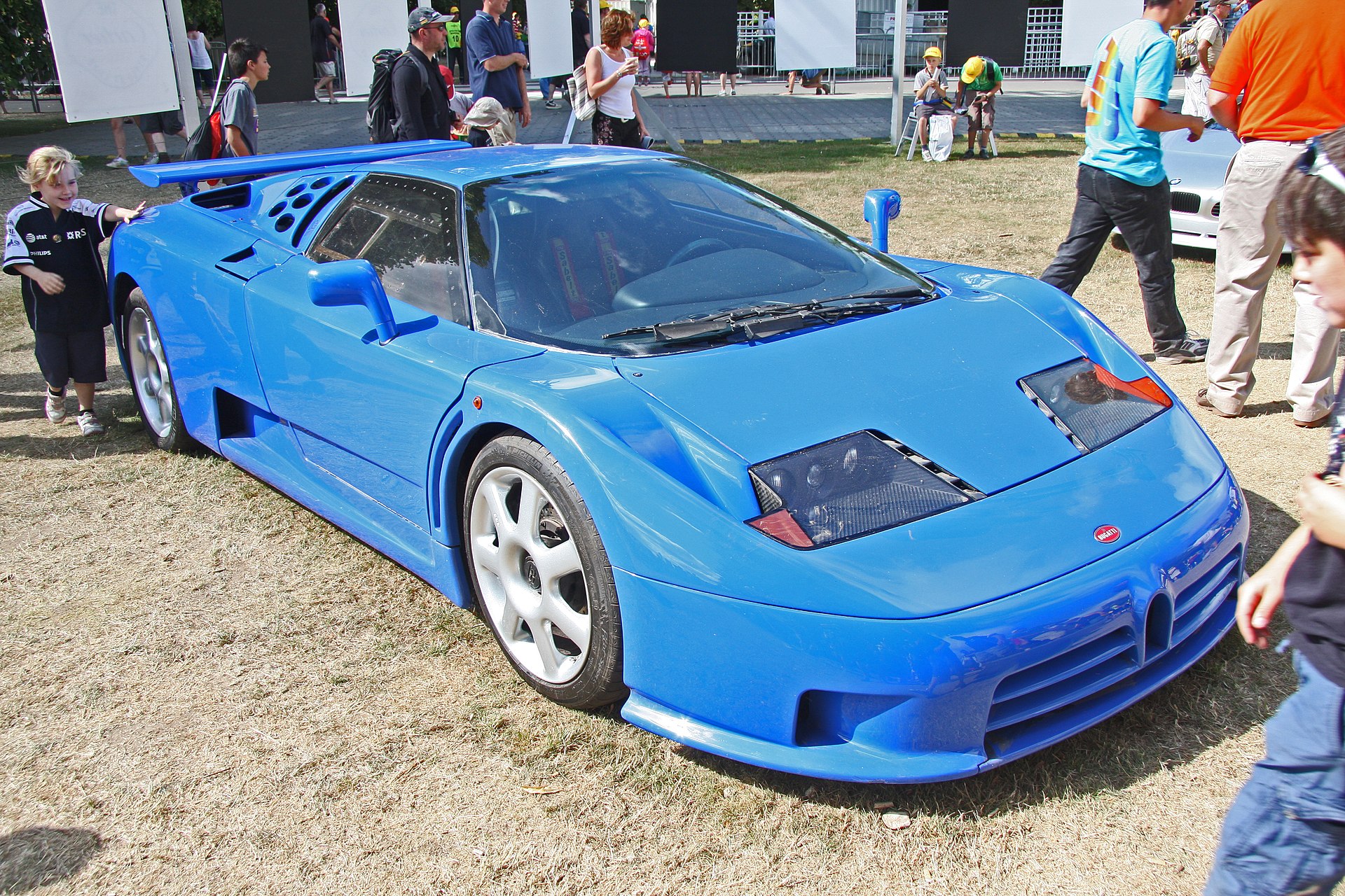 Bugatti EB 110 - Wikipedia