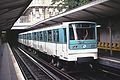 Am Bahnsteig Richtung Étoile ein Zug der Baureihe MP 73, 1994