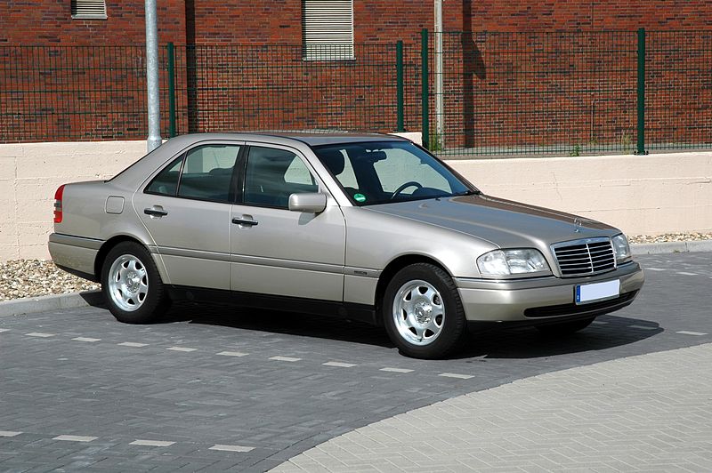 File:1995 Mercedes-Benz C200 (W202) Elegance sedan.jpg