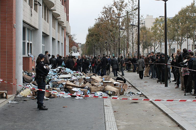 File:2011-11-02 Incendie à Charlie Hebdo 01.jpg