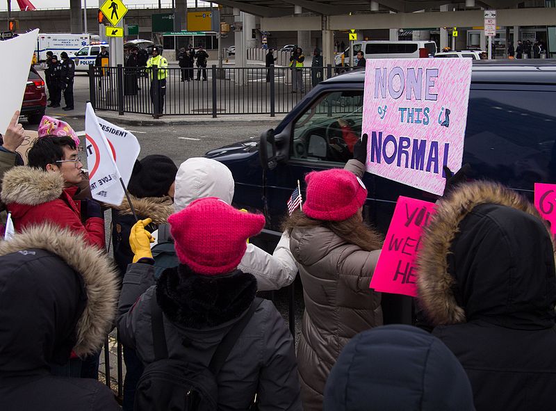 File:2017-01-28 - protest at JFK (80876).jpg