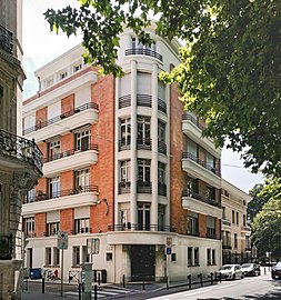 no  2 : immeuble Art déco (1932, Antonin et Pierre Thuriès).