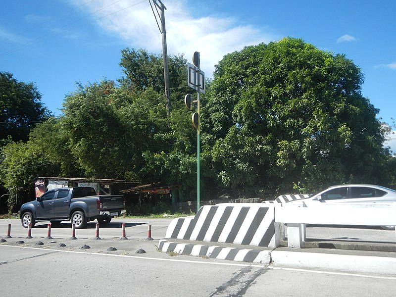 File:9932Dasmariñas City Landmarks Barangays Roads 27.jpg