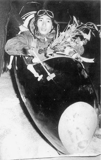 Tadeo Kawabe in the 703 after landing in the dark at the end of his record flight. A Tadao Kawabe glider pilot.jpg