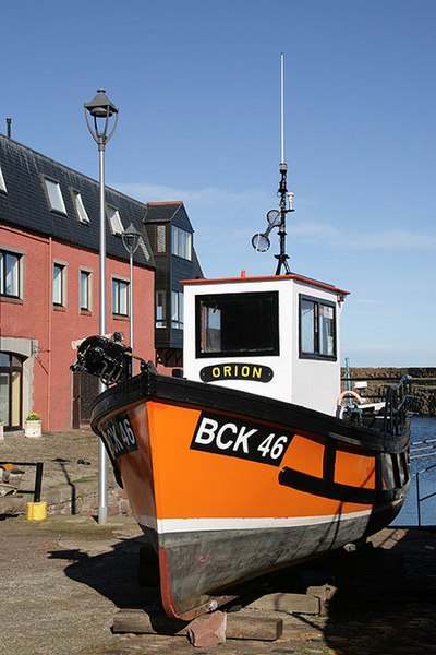 File:A boat at Dunbar - geograph.org.uk - 1199546.jpg