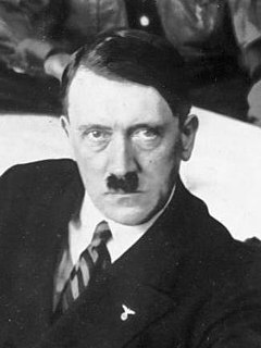 Adolf Hitler 1932 (cropped).jpg
