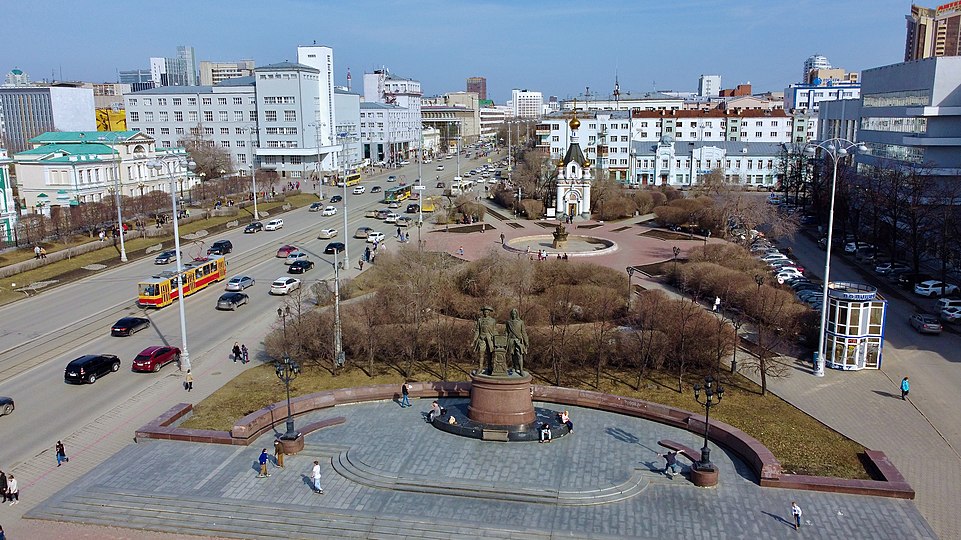 Де екатеринбурге. Площадь труда Екатеринбург. Татищева-Ленина в Екатеринбурге. Площадь труда Новосибирск. Площадь труда Екатеринбург на ул Татищева.