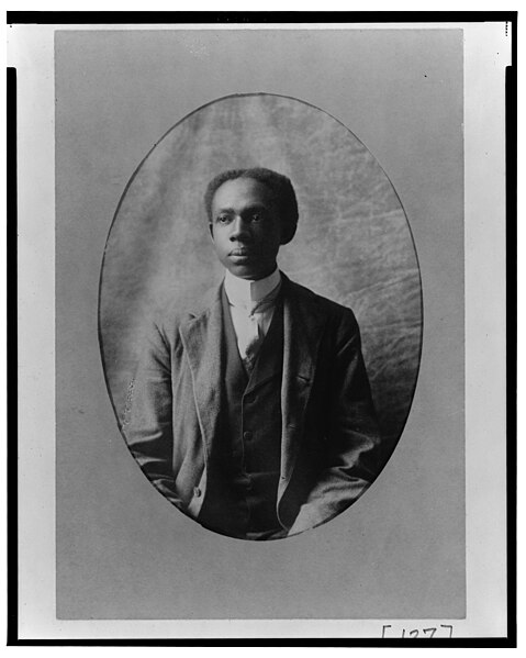 File:African American man, half-length portrait, seated, facing slightly left LCCN99472126.jpg