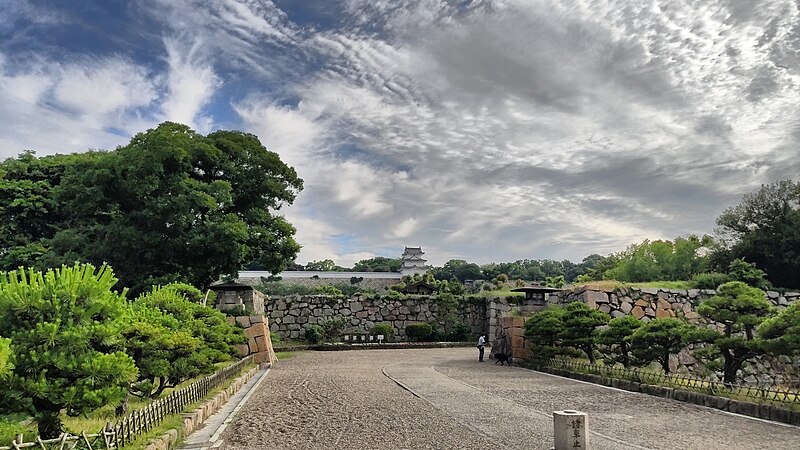 File:Akashi castle-2.jpg