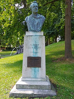 Albert Giraud, Standbeeld, buste te Leuven. 2021aug.jpg