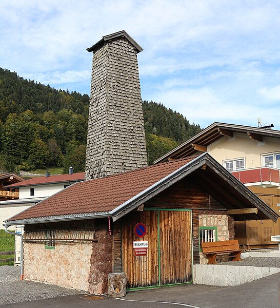 File:Altes Ruesthaus Rettenschoess-1.jpg