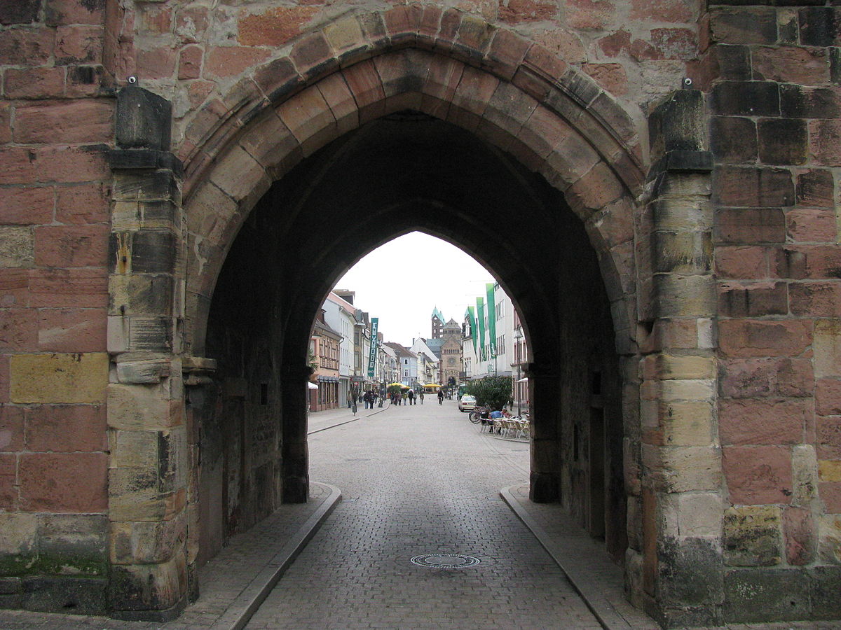 4 9 1024. Ворота в город. Ворота в город Сана. Town Gate.