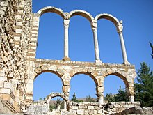 Arches at the ruins of Anjar Anjar-109900.jpg