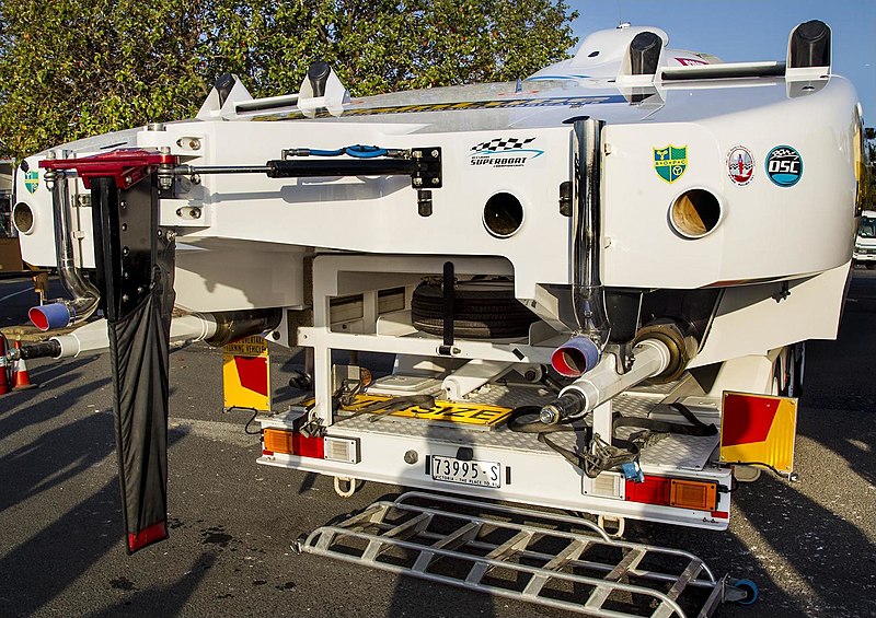 File:Arrivals for Power Boat Racing Redcliffe-15 (9738147662).jpg