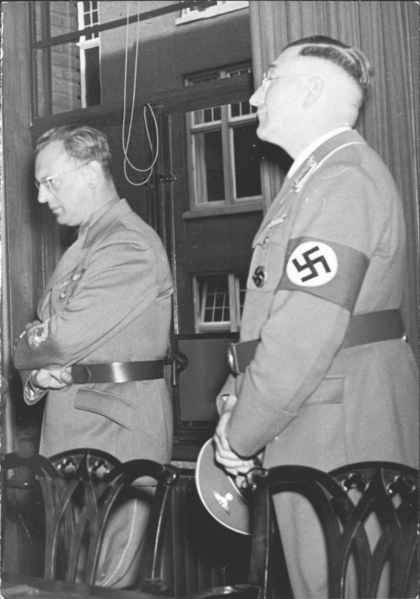 File:Arthur Seyß-Inquart (links) und Wilhelm Ritterbusch (rechts).png