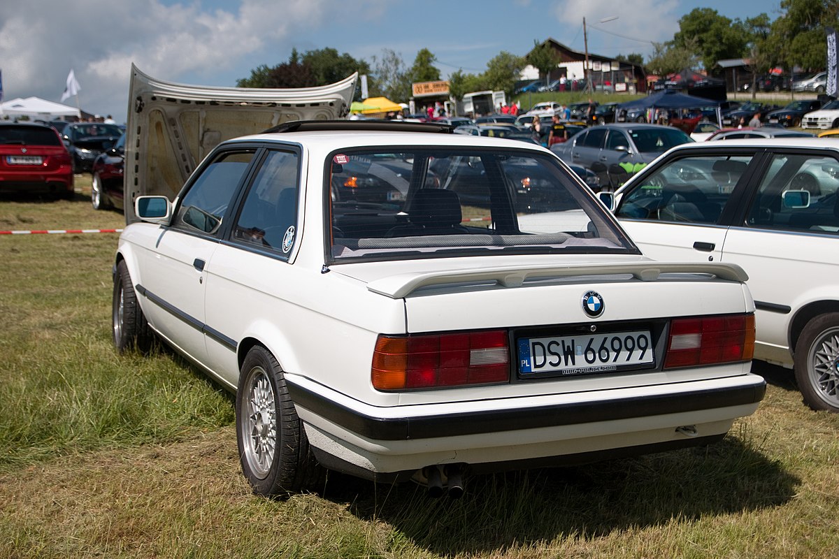 Fail:BMW E30 Weiß JM 4.jpg – Vikipeedia
