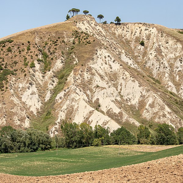 File:Badlands - Loreto Aprutino, Pescara, Italy - August 12, 2019.jpg