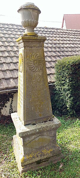 File:Balbronn pierre tombale eglise protestante02.jpg