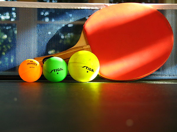 Table Tennis racket with 3 different sizes of the celluloid ball