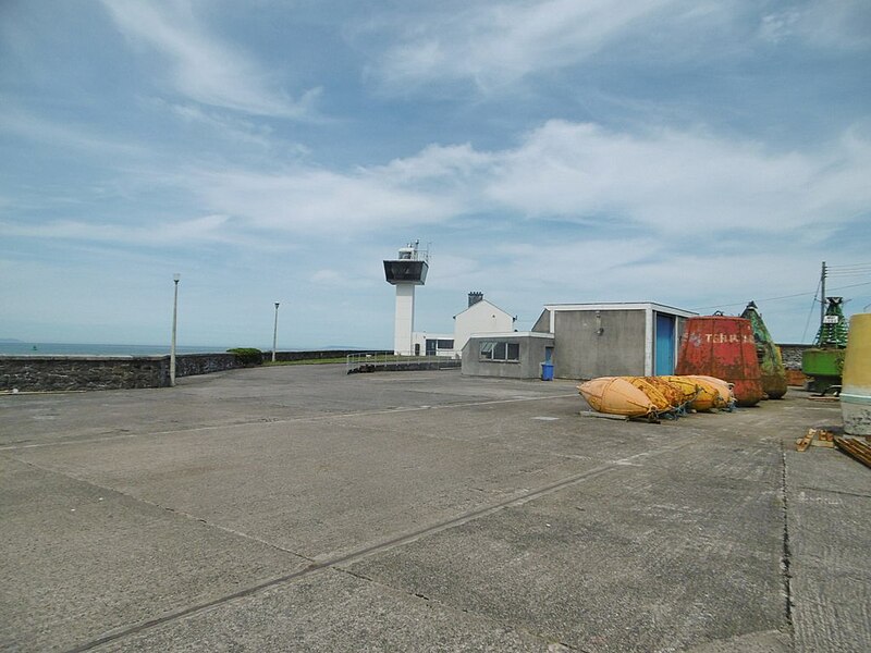 File:Ballylumford, lighthouse - geograph.org.uk - 5847127.jpg