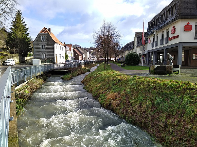 File:Beke in Altenbeken an der Adenauerstraße.jpg