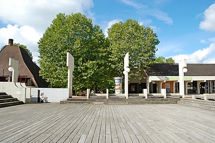 Belçika - Louvain-la-Neuve - Place des Sciences - 13.jpg