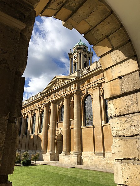 File:Bell Tower, Queen's College, Oxford.jpg