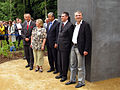 Bernd Neumann, Linda Freimane (ILGA), Klaus Wowereit, Günter Dworek (LSVD) und Albert Eckert (Denkmalsinitiative) bei der Einweihung