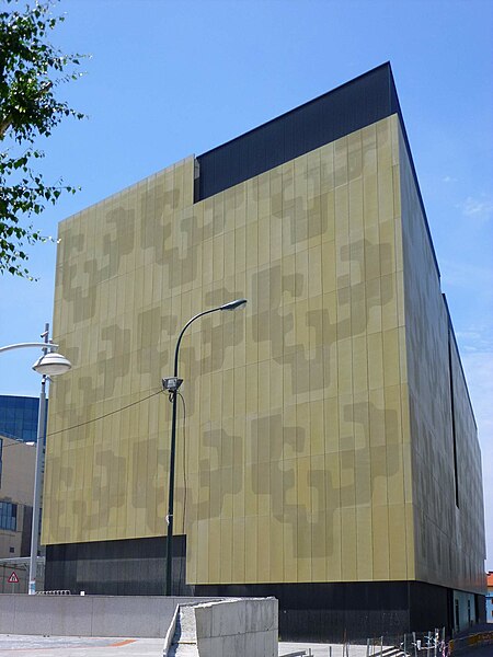 Fitxer:Bilbao - Edificio de las Escuelas Universitarias de Ingeniería Técnica Industrial y las de Minas y Obras Públicas (EUITI y Minas, UPV-EHU) 1.jpg