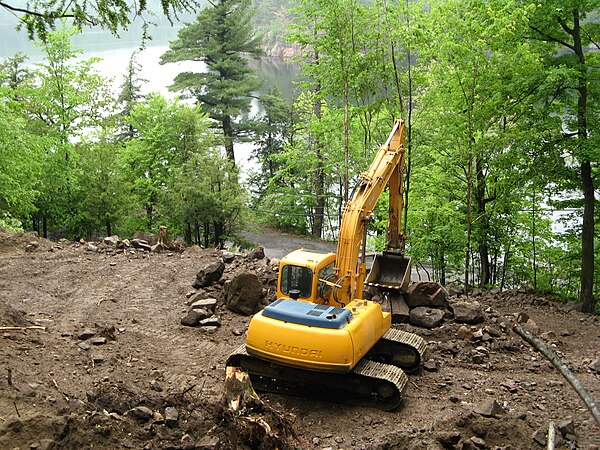 NCC allows shoreline construction at Meech Lake, 2008