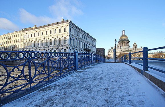 Blaue Brücke in St. Petersburg.