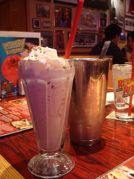 File:Blueberry milkshake at Red Robin.jpg