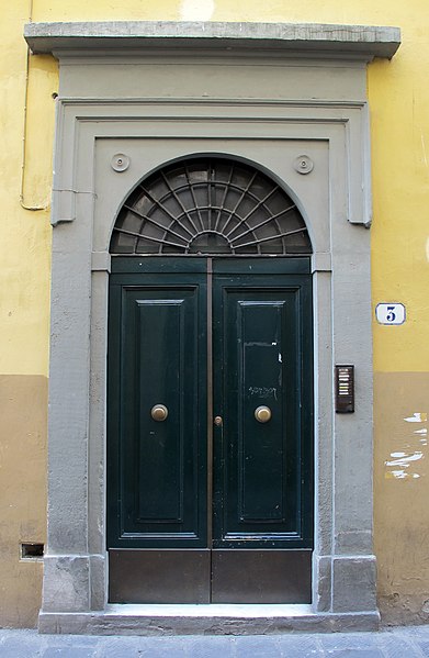 File:Borgo pinti 3, casa con stemma 02.JPG