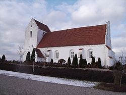 Braendekilde Kirke fra sydoest.jpg