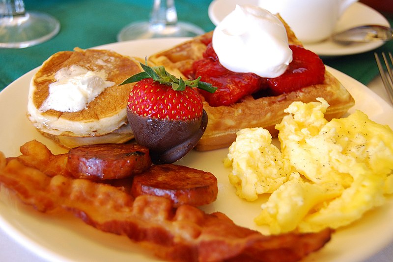 Le petit déjeuner salé type breakfast anglais est-il sportif ?