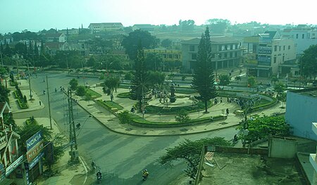 Tập_tin:Buôn_Hồ_Ngã_3.jpg