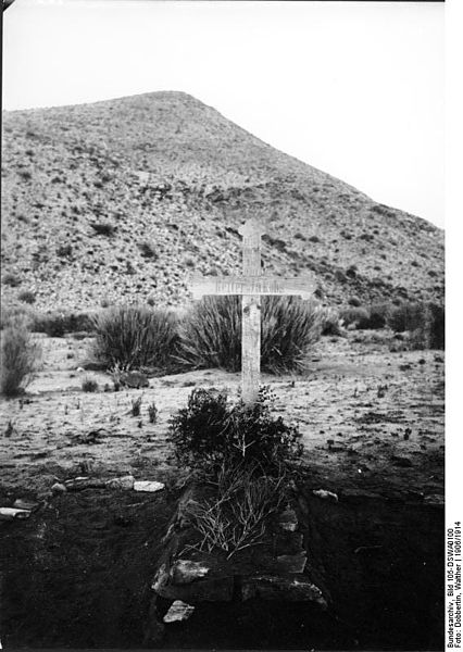 File:Bundesarchiv Bild 105-DSWA0100, Deutsch-Süd-Westafrika, Soldatengrab.jpg
