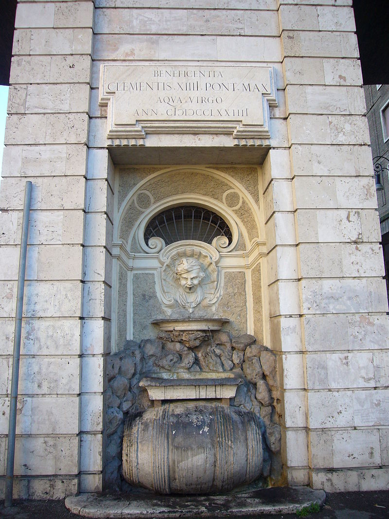 Campo Marzio - fontana della botticella a largo s Rocco 1110701.JPG