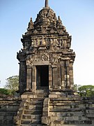 Salah satu dari candi apit penjuru di Candi Sewu