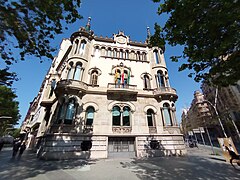 Casa Pérez Samanillo, actual Círculo Ecuestre (1910-1911), de Joan Josep Hervàs, Barcelona