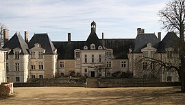 Chateau cote cour.jpg