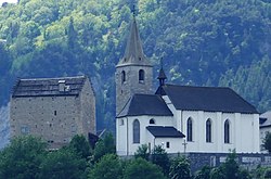 Château et église de Venthône.jpg