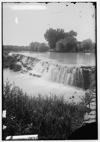 File:Characters and industries, etc. River Orontes, Homs LOC matpc.00160.tif