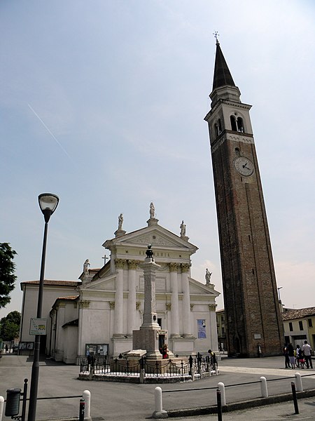 File:Chiesa di Santa Maria Assunta e monumento caduti (Zero Branco).jpg